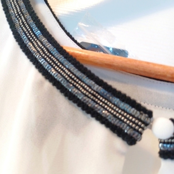 Sleeveless Top - Picture 3 of 8